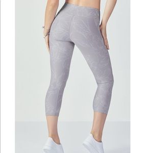 🔘Fabletics Salar Printed PowerHold Capris🔘